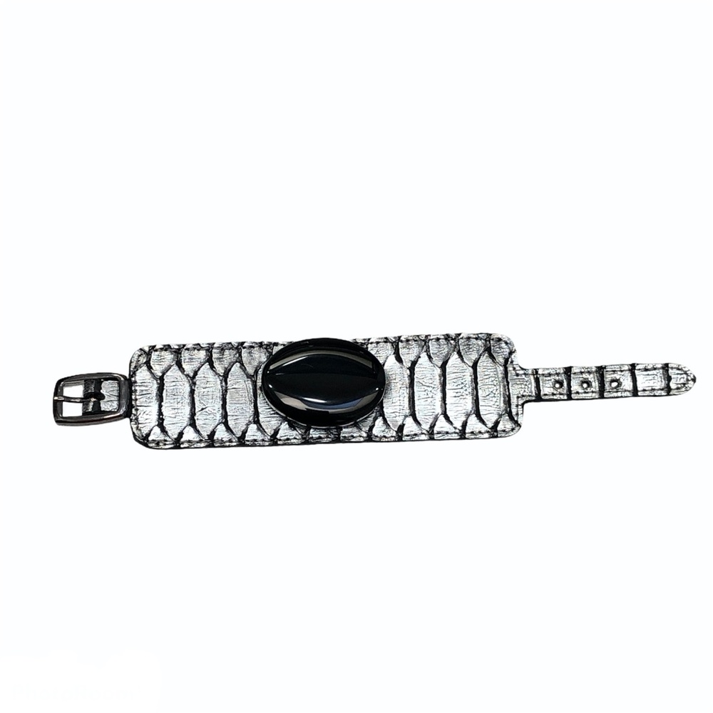 HEATHER HAWKINS SILVER CROCODILE LEATHER BRACELET WITH BLACK STONE